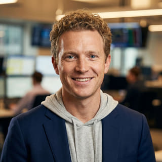 Ryan Brooks, identificado como Analista Principal de Trading na Nébula Capitório, em imagem de perfil