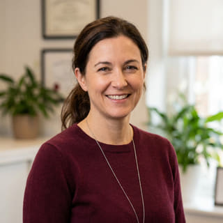 Laura Bennett, Diretora de Normas da Plataforma na Nébula Capitório, numa imagem de perfil
